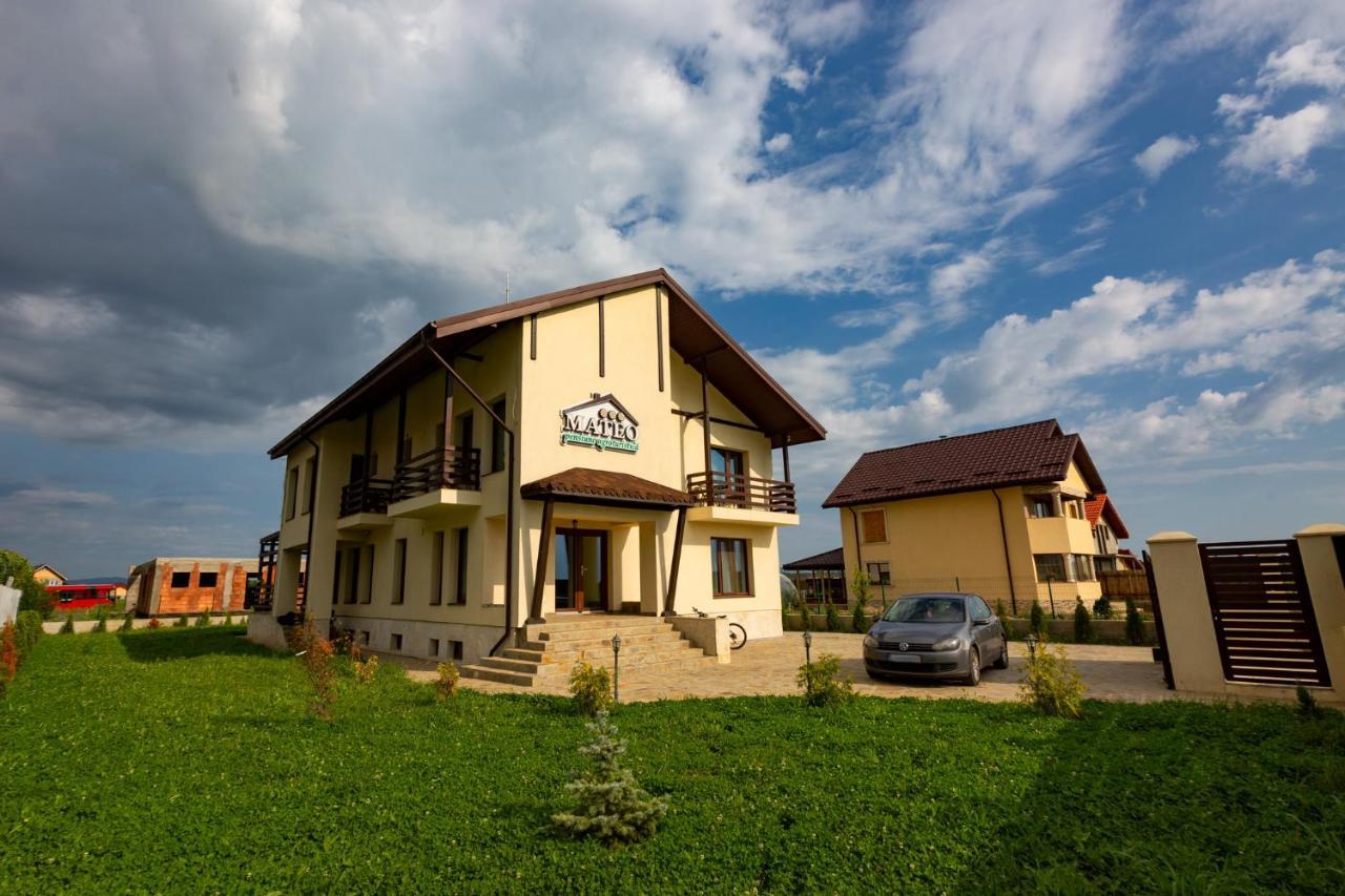 Hotel Pensiunea Mateo Buzau Exterior foto